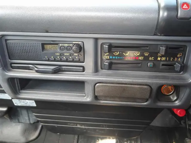 いすゞ エルフ PB-NKR81N(2WD)の写真49