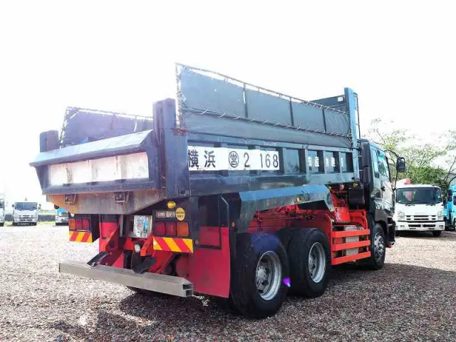 いすゞ ギガ QKG-CXZ77AT(6x4)の写真5