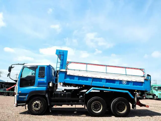 いすゞ ギガ LKG-CXZ77AT(6x4)の写真2