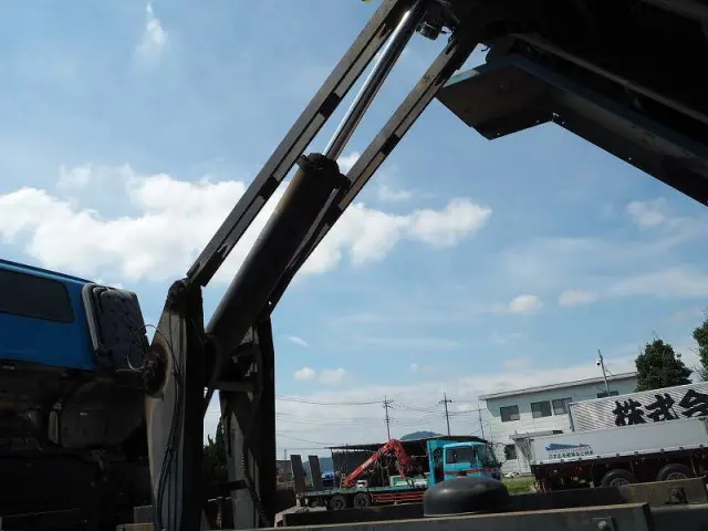 いすゞ ギガ LKG-CXZ77AT(6x4)の写真31