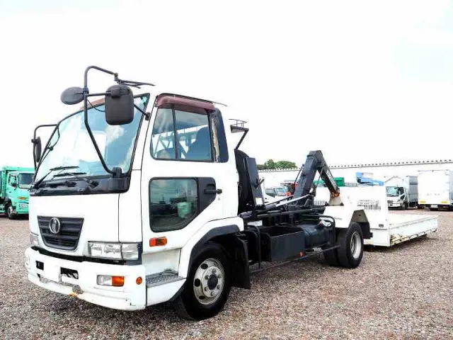 ＵＤ コンドル PB-MK36A(2WD)の写真1