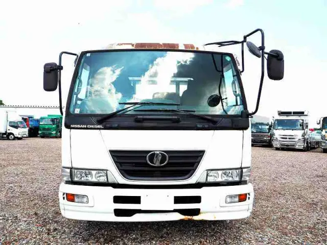 UD コンドル PB-MK36A(2WD)の写真9