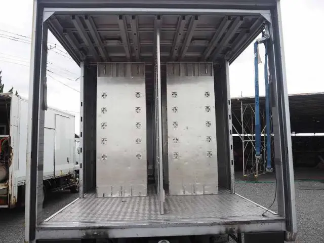 三菱 キャンター TPG-FEB90(2WD)の写真10