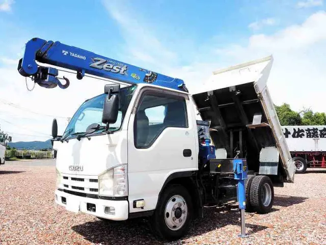 いすゞ エルフ BKG-NKR85AN(2WD)の写真1