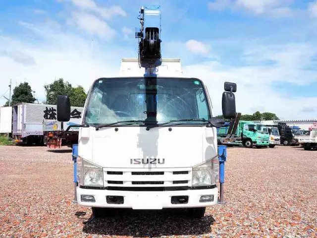 いすゞ エルフ BKG-NKR85AN(2WD)の写真8