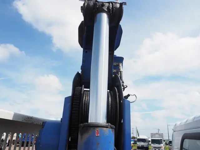 いすゞ エルフ BKG-NKR85AN(2WD)の写真11