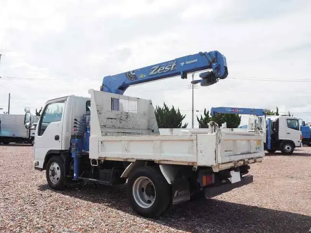 いすゞ エルフ BKG-NKR85AN(2WD)の写真20