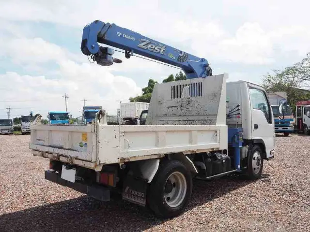 いすゞ エルフ BKG-NKR85AN(2WD)の写真22