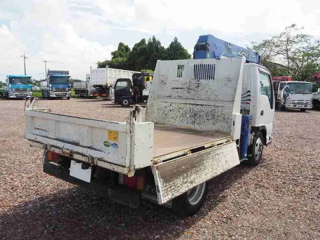 いすゞ エルフ BKG-NKR85AN(2WD)の写真24