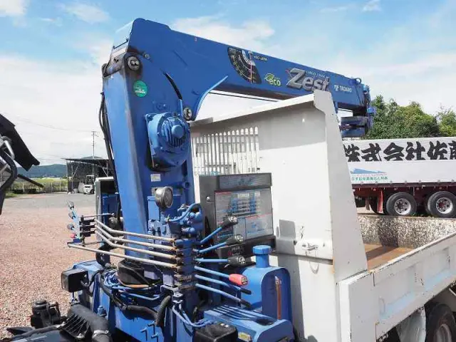 いすゞ エルフ BKG-NKR85AN(2WD)の写真26