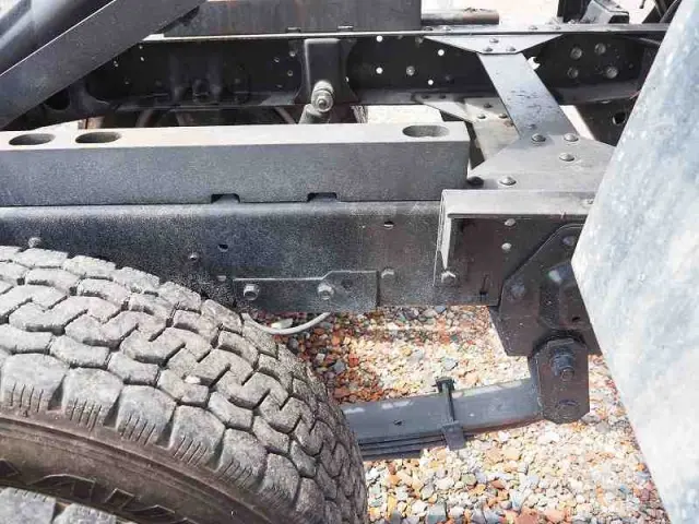 いすゞ エルフ BKG-NKR85AN(2WD)の写真41