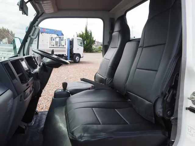 いすゞ エルフ BKG-NKR85AN(2WD)の写真44