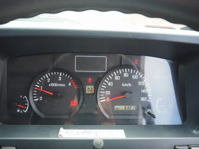 いすゞ エルフ BKG-NKR85AN(2WD)の写真48