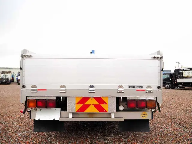 いすゞ ギガ QKG-CYJ77A(8x4)の写真4
