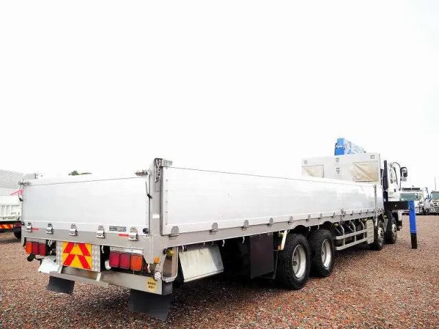 いすゞ ギガ QKG-CYJ77A(8x4)の写真5