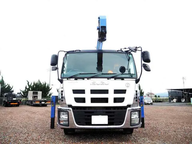 いすゞ ギガ QKG-CYJ77A(8x4)の写真8