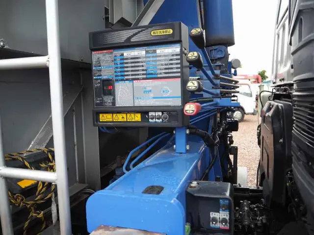 いすゞ ギガ QKG-CYJ77A(8x4)の写真10