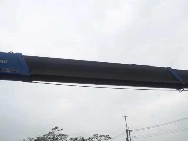 いすゞ ギガ QKG-CYJ77A(8x4)の写真15