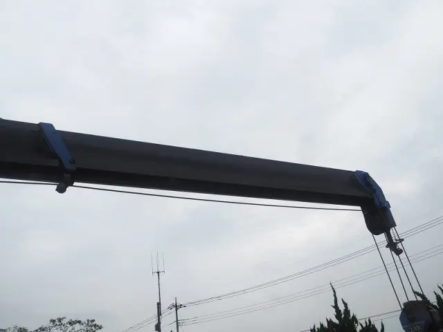 いすゞ ギガ QKG-CYJ77A(8x4)の写真17