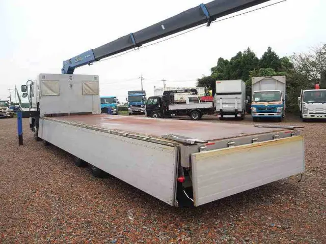 いすゞ ギガ QKG-CYJ77A(8x4)の写真20