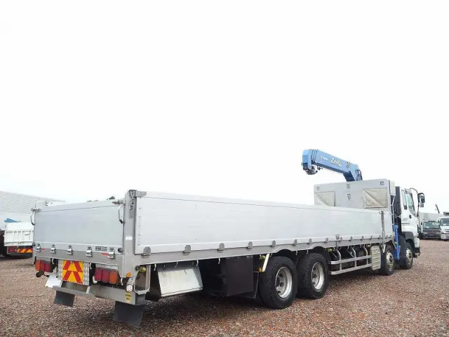 いすゞ ギガ QKG-CYJ77A(8x4)の写真25