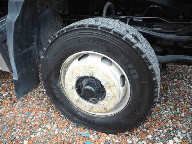 いすゞ ギガ QKG-CYJ77A(8x4)の写真29