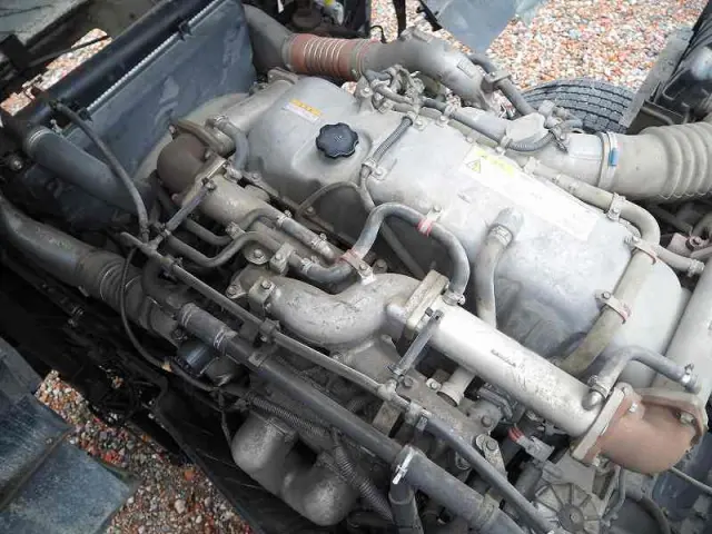 いすゞ ギガ QKG-CYJ77A(8x4)の写真40