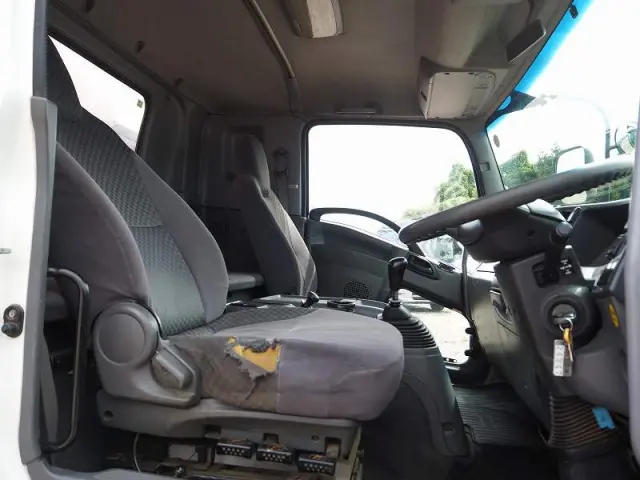 いすゞ フォワード LKG-FTR90S2の写真46