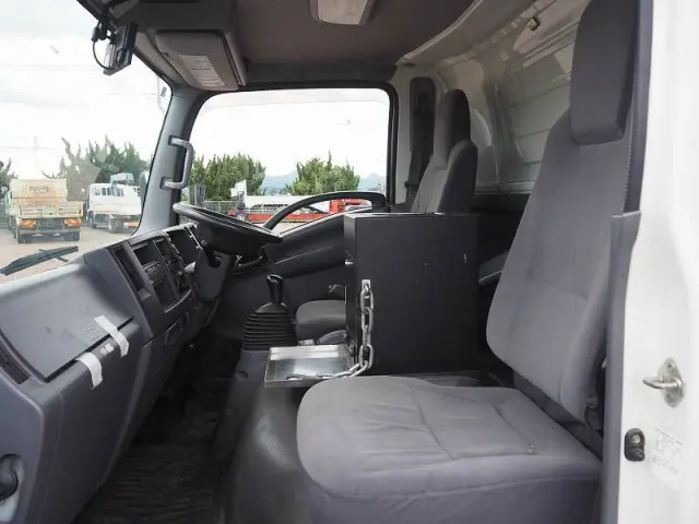 いすゞ エルフ TKG-NPR85AN(2WD)の写真39