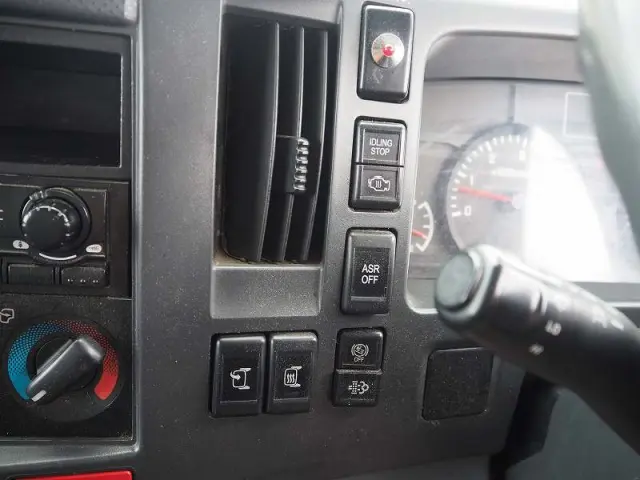 いすゞ エルフ TKG-NPR85AN(2WD)の写真47