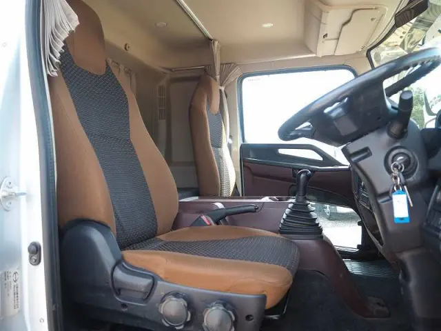 日野 レンジャー 2KG-FD2ABA(2WD)の写真44