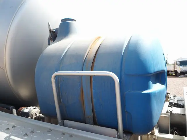 いすゞ ギガ QKG-CXZ77AT(6x4)の写真12