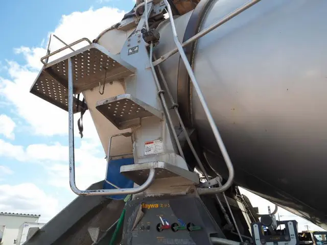 いすゞ ギガ QKG-CXZ77AT(6x4)の写真19