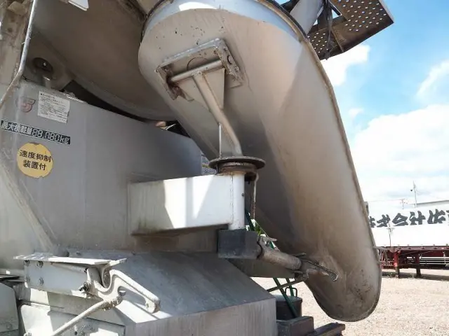 いすゞ ギガ QKG-CXZ77AT(6x4)の写真20