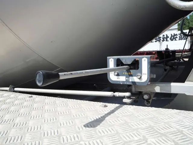 いすゞ ギガ QKG-CXZ77AT(6x4)の写真25