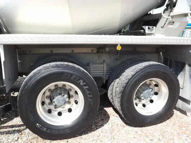 いすゞ ギガ QKG-CXZ77AT(6x4)の写真26