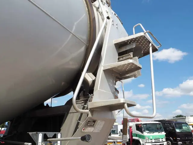 いすゞ ギガ QKG-CXZ77AT(6x4)の写真29