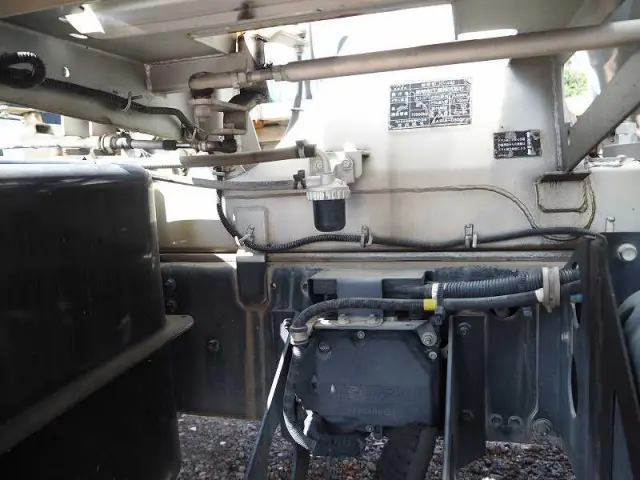 いすゞ ギガ QKG-CXZ77AT(6x4)の写真34