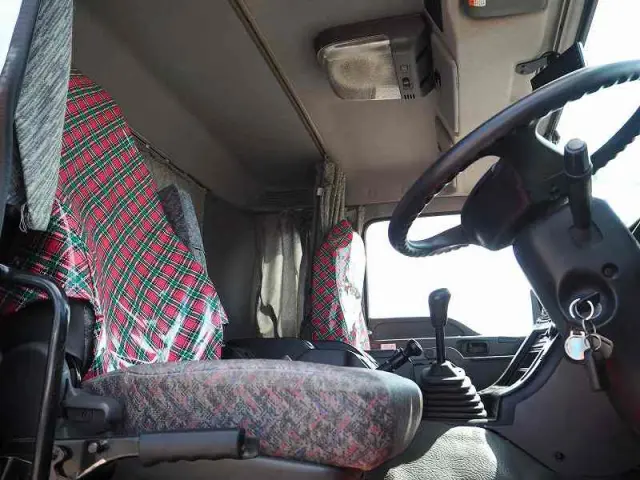 いすゞ ギガ QKG-CXZ77AT(6x4)の写真41