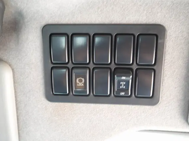 いすゞ ギガ QKG-CXZ77AT(6x4)の写真44