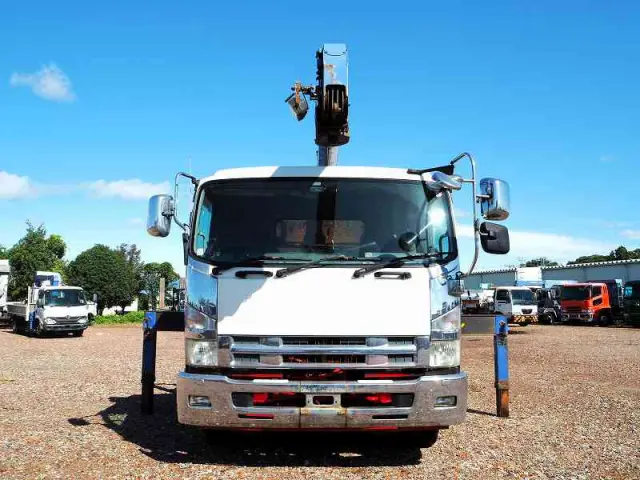 いすゞ フォワード QPG-FTR34T2(2WD)の写真8