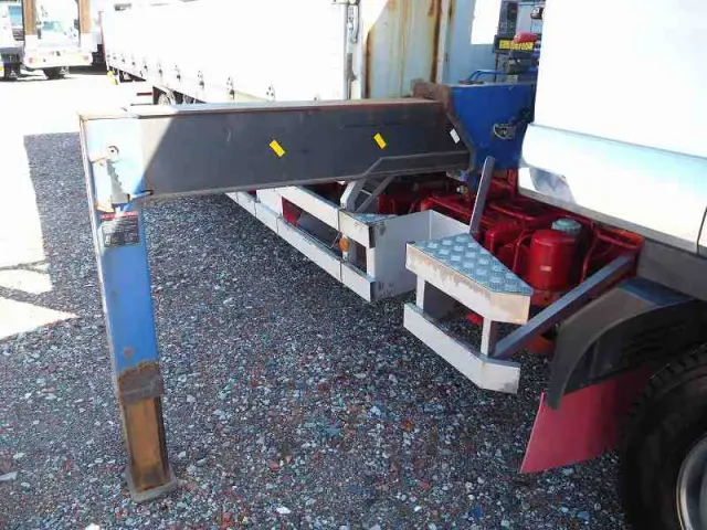 いすゞ フォワード QPG-FTR34T2(2WD)の写真9