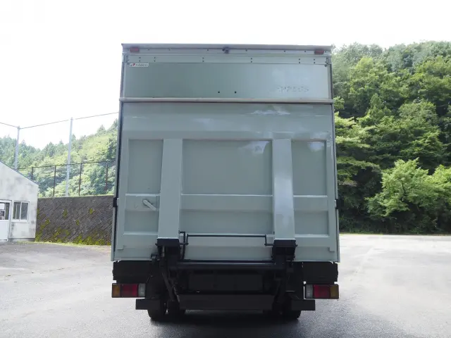 いすゞ エルフ 2RG-NPR88YN(2WD)の写真4