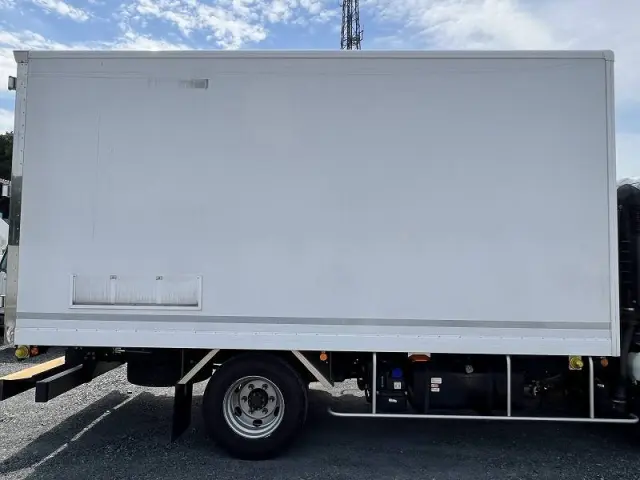 いすゞ エルフ 2RG-NPR88YN(2WD)の写真10