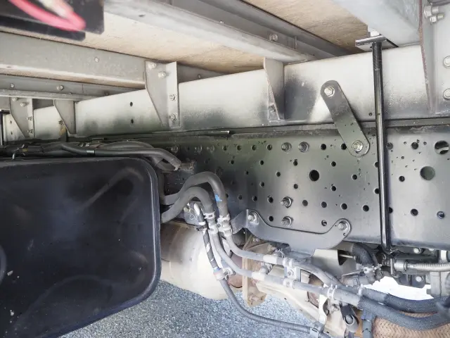 いすゞ エルフ 2RG-NPR88YN(2WD)の写真14