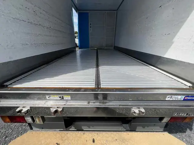 いすゞ エルフ 2RG-NPR88YN(2WD)の写真15