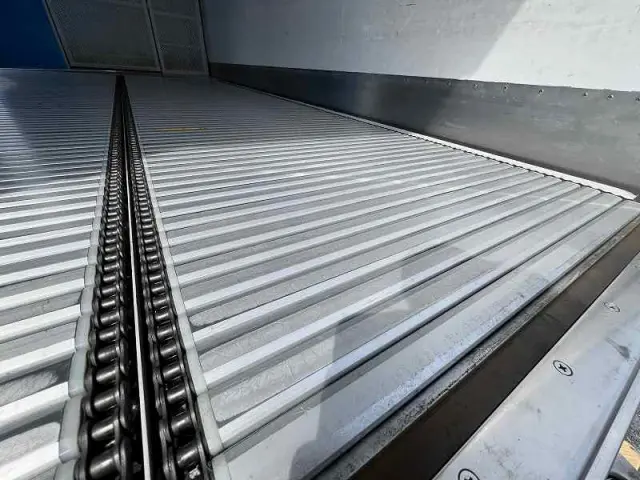 いすゞ エルフ 2RG-NPR88YN(2WD)の写真16