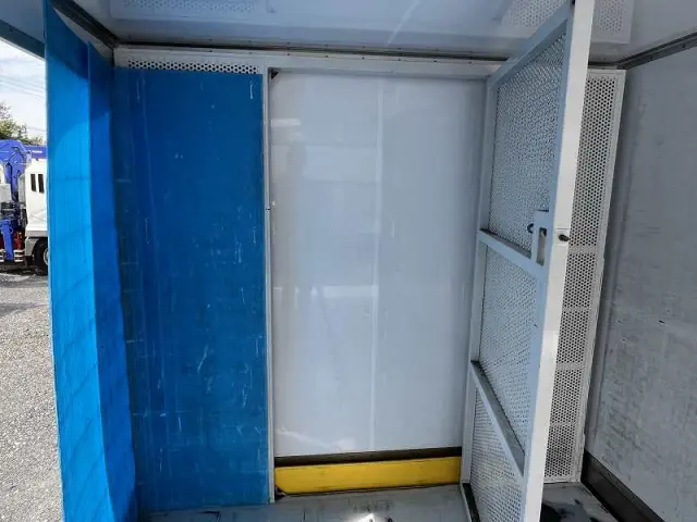 いすゞ エルフ 2RG-NPR88YN(2WD)の写真18