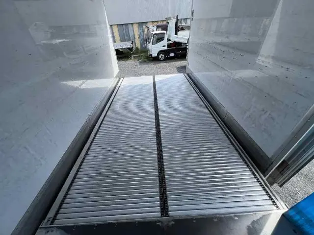 いすゞ エルフ 2RG-NPR88YN(2WD)の写真19