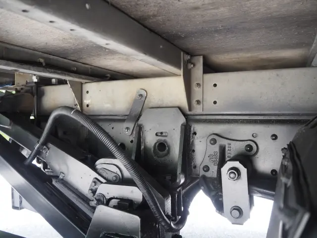 いすゞ エルフ 2RG-NPR88YN(2WD)の写真20